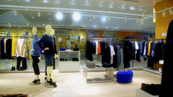 COS服裝專賣(mài)店-室內(nèi)效果圖