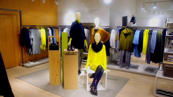 COS服裝專賣(mài)店-室內(nèi)效果圖