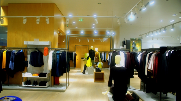 COS服裝專賣(mài)店-室內(nèi)效果圖